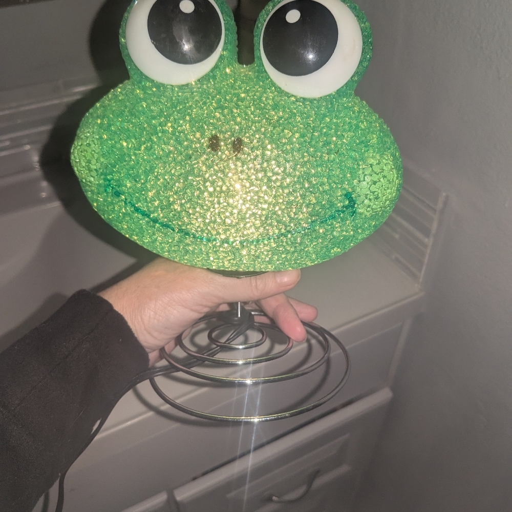 Lamp - Picture 3 of 3